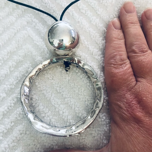 SILVER CIRCLE Medallion DROOL Dress Necklace - Picture 2 of 7